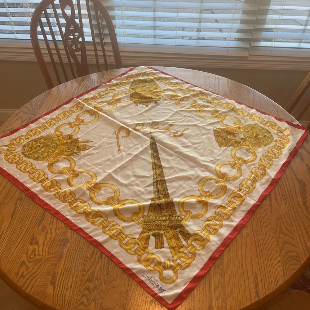 J Mico Sancho Women’s Elegant Scarf Paris landmarks 34” x 35” Gold Chain Link